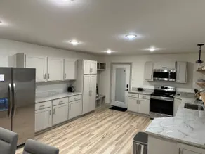Diamond City Lake House - Image 5