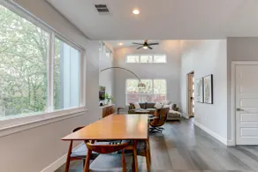 Modern 3BR Home w/ Backyard, BBQ grill & Sauna! - Image 5
