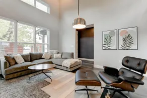 Modern 3BR Home w/ Backyard, BBQ grill & Sauna! - Image 4