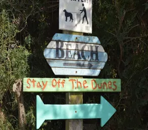 Charming Cottage w/ Hot Tub, Short Walk to Beach - Image 3