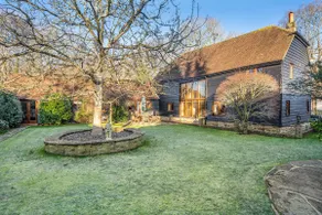 Walnut Barn & Cottage for Up to Fourteen guests - Image 2