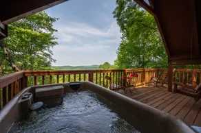 Cute Studio Cabin! Views! Private. Hot Tub. Relax! - Image 3