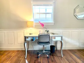 *Huge, Family-Friendly Home. 10-Mins to Downtown* - Image 4