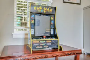 *Huge, Family-Friendly Home. 10-Mins to Downtown* - Image 2