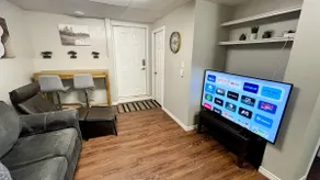 Quiet & Cozy Suite - W/ Private parking & Entrance - Image 3