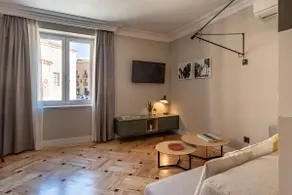 Superior apartment with views, 1 bed, downtown - Image 2