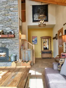 Larchwood Lodge with Lake View, Salt WaterHot Tub and Hiking Trails on 20 acres - Image 5