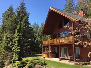 Larchwood Lodge with Lake View, Salt WaterHot Tub and Hiking Trails on 20 acres - Image 3