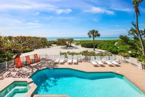 Luxury Beachfront Escape Main & Guest House - Image 3
