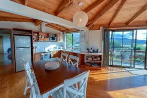 HEXAGON BEACH HOUSE Binalong Bay of Fires Views - Image 2