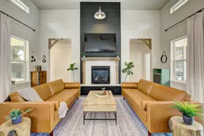 5BR Farmhouse w/ Hot Tub & Seasonally Heated Pool - Image 5