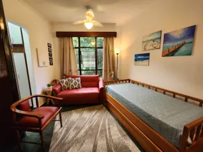 Flat with Valet, Front Beach, Garage, Sleeps 4 - Image 2