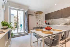 Luxurious duplex town house in the heart of Sliema - Image 3
