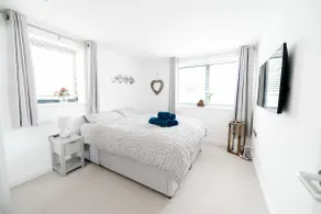 Coast Seafront garden 6 guests dog friendly apt. - Image 5
