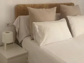 Cozy Apartment, Central AC, 2min from Beach - Image 3