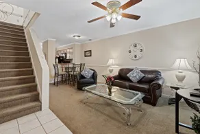 Townhouse, Close To Airport & USC, 2 TVs, Wi-Fi - Image 5