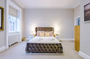 Luxury Townhouse 350 Yds From Racecourse - Image 4