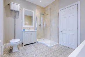 Luxury Townhouse 350 Yds From Racecourse - Image 5