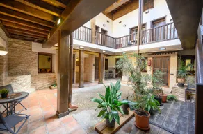 El Patio de Toledo - Image 2