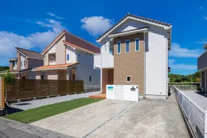 Accommodates up to 11 people. BBQ area. 5 min drive to Okinawa Churaumi Aquarium. - Image 4