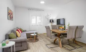 Apartment Vesna A4 ground floor house - Image 2