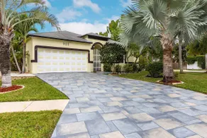 Tropical Oasis with Heated Pool - Image 3