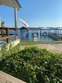Cajun Catfish Lakefront Cabin w Amazing Views - Image 2