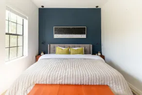 1BR/1Bath Downtown - Newly Renovated Premier Apt. - Image 5