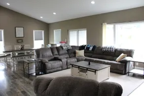 Hidden Gem Perfect for Entertaining Hokie guests - Image 2