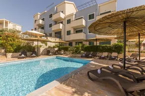 SeaEsta apartment Pool and Beach - Image 5