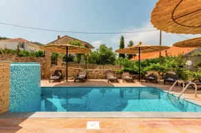 SeaEsta apartment Pool and Beach - Image 2