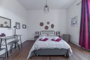 Grand appartement design, parking gratuit - Image 3