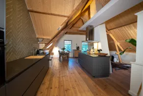 Loft apartment in 100-year-old farmhouse. - Image 5