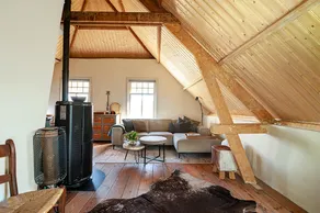Loft apartment in 100-year-old farmhouse. - Image 4