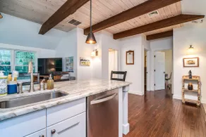 The Bird House: Serene cottage close to everything - Image 5