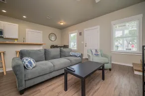 Sea-La-Vie - Coastal Cottage with Community Pool - Image 3