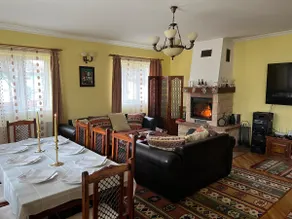 Horace Guesthouse POOL & HOT TUB & BIKES & RIVER - Image 4