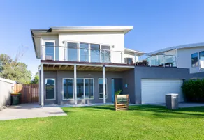 Seal Haven - Central and minutes to the beach - Image 3