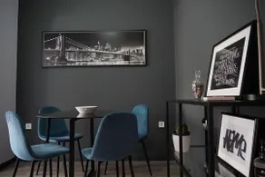 Industrial Design Bungalow – 2 min to Center, Wifi - Image 2