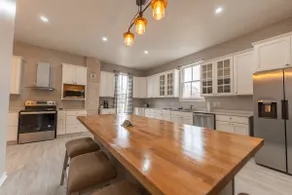 Majestic Victorian | 4BR with 3 Ensuite Baths - Image 2