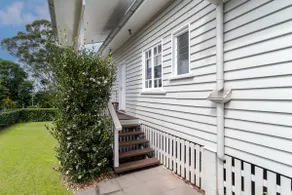 Bank House - Boutique Accommodation - Image 3