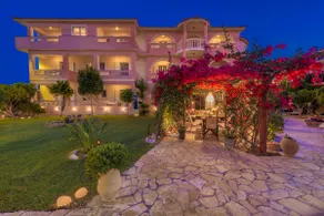 Filoxenia Luxury Studios & Apartments - Image 3