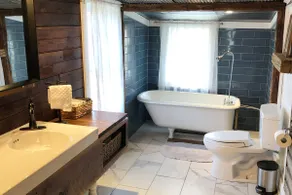 The Guesthouse at Downey Family Farm - Image 4