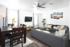 5 Bed 2 Bath Victorian Carriage House | Parking - Image 3
