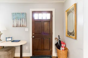 Entire Cottage 2BD, 1 Bath, AC, & Parking - a GEM! - Image 4