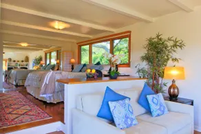 Amazing Panoramic Ocean View Upscale 1-Bdrm Detached Home w Pvt. Hot Tub & Patio - Image 4