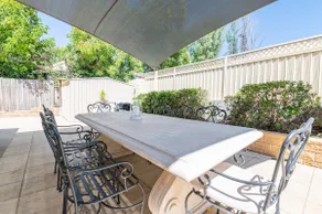 Hillside Cottage │ Comfy, Spacious, Walk to CBD & Stannies - Image 2