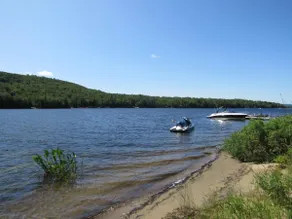 Petit Lac Nominingue Home away from Home - Image 4