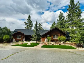 CUSTOM SINGLE STORY CABIN WITH JACUZZI POOL TABLE & BIG GAME ROOM WITH ARCADE games - Image 3