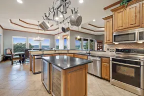 Lake Travis getaway with stunning views! - Image 4
